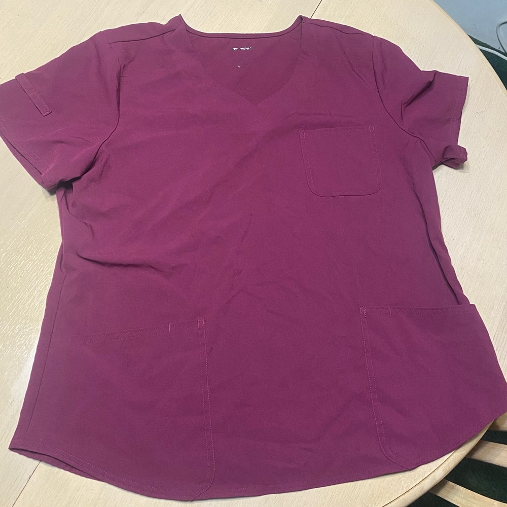 Scrubstar Women's Short Sleeve V-Neck Top - Burgundy